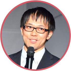 講演する佐藤先生の写真