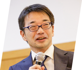 講演する小川先生の写真